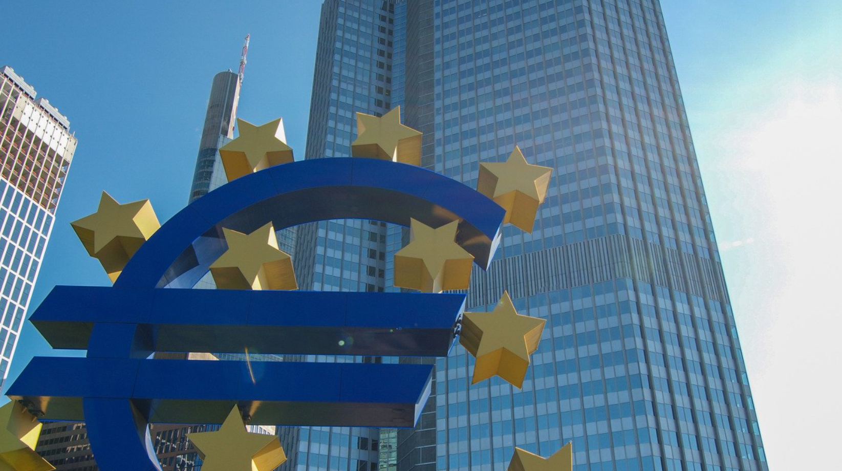 Un'ondata di fallimenti tra i colossi aziendali. L'Europa sotto pressione.